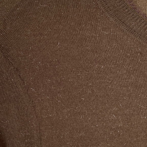 Olive Green Cashmere sweater with silver speckled fabric interwoven - Picture 4 of 4